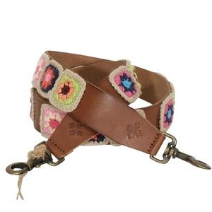 Patricia Nash Guitar straps Kniit Square tan NWT